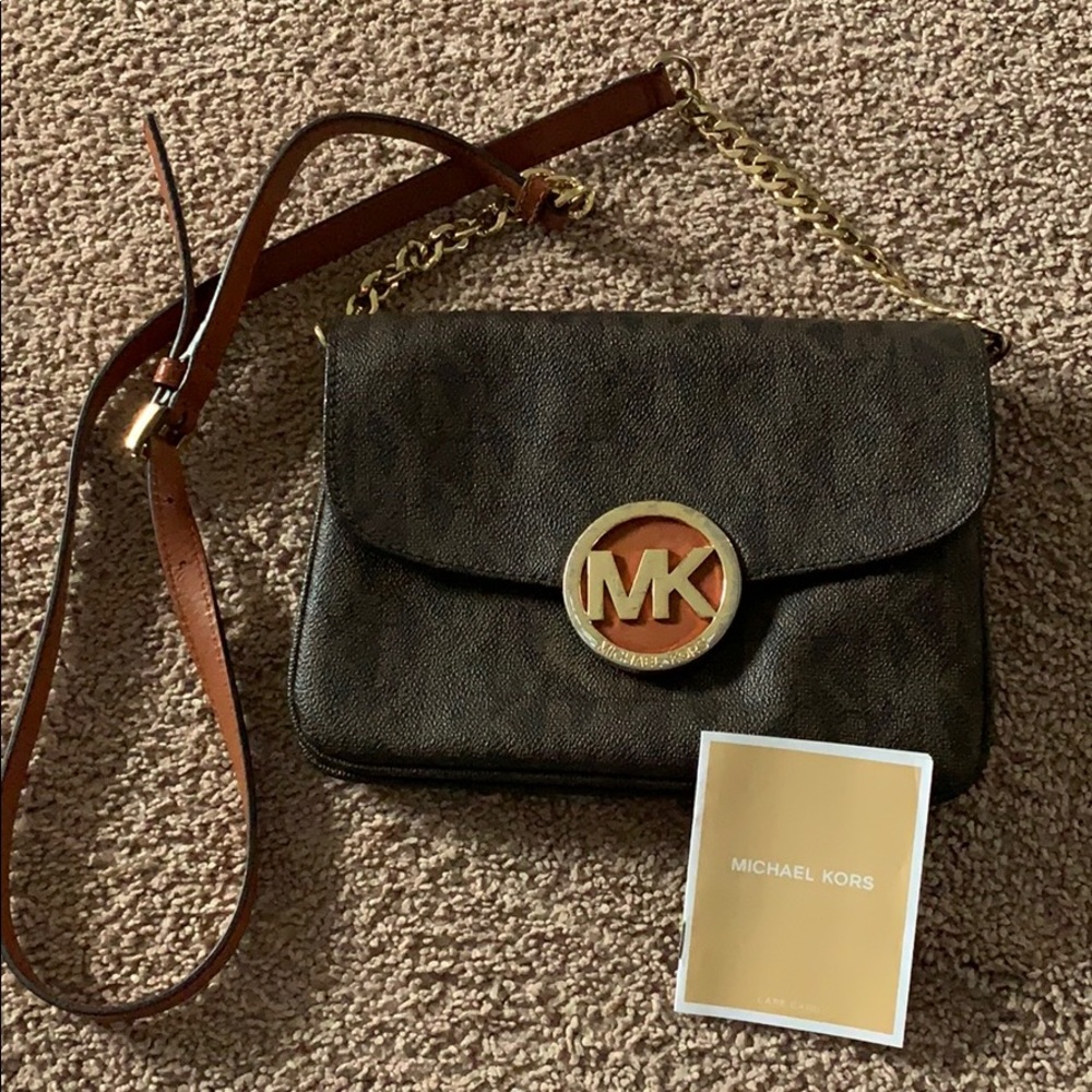 Clean Out Sale!!!! Michael Kors Crossbody